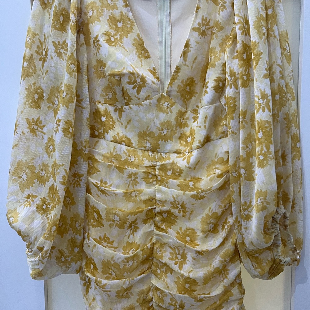 SWEET POT Floral Yellow and White long Sleeve Ruched Dress Size 6 - Picture 3 of 3